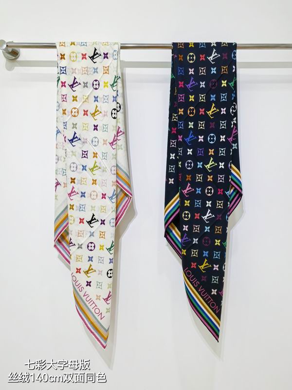 LV Scarf 140X140cm 70%羊绒 30%真丝 E092705